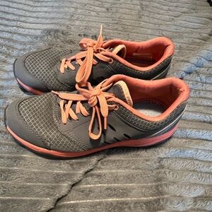 Vionic venture gray and coral‎ sneakers size 7